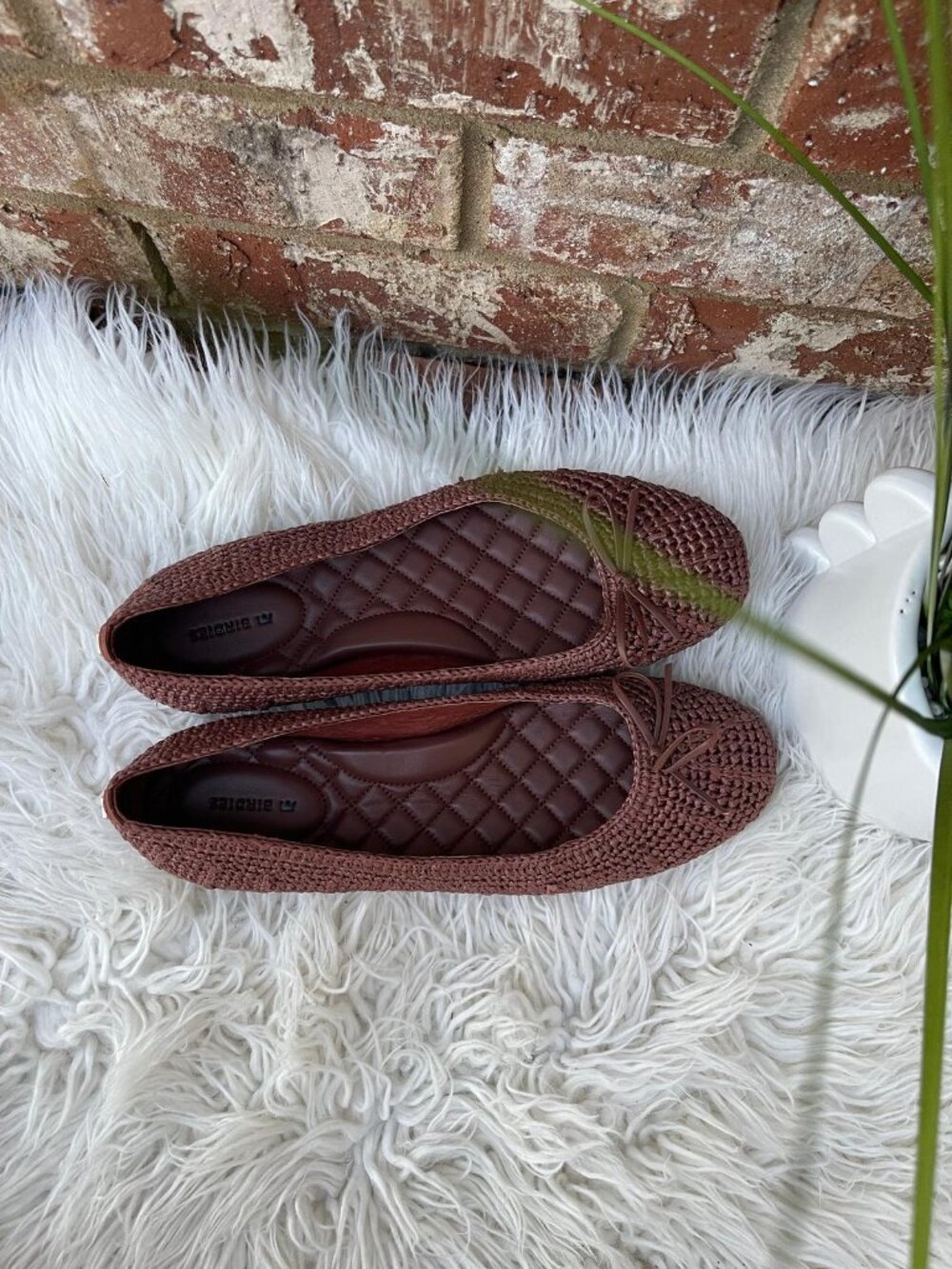 Birdies The Hummingbird Woven Bow Flats in Walnut Raffia Color Size 8 - Picture 10 of 13